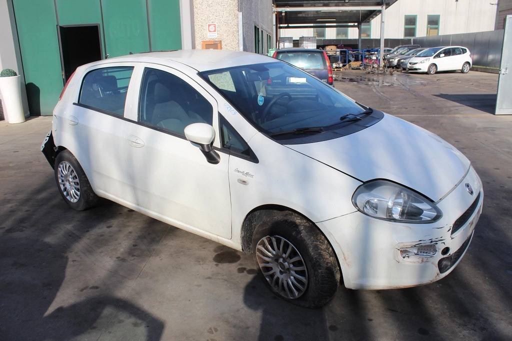 FIAT PUNTO 1.4 G 57KW 5M 5P (2017) RICAMBI IN MAGAZZINO