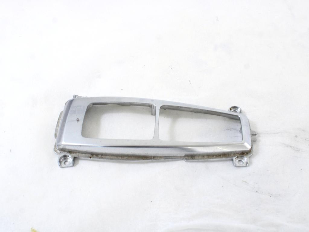 SREDINSKA KONZOLA  OEM N. 61316975467 ORIGINAL REZERVNI DEL BMW X5 E70 (2006 - 2010) DIESEL LETNIK 2009