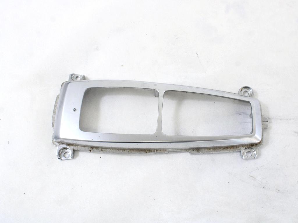 SREDINSKA KONZOLA  OEM N. 61316975467 ORIGINAL REZERVNI DEL BMW X5 E70 (2006 - 2010) DIESEL LETNIK 2009