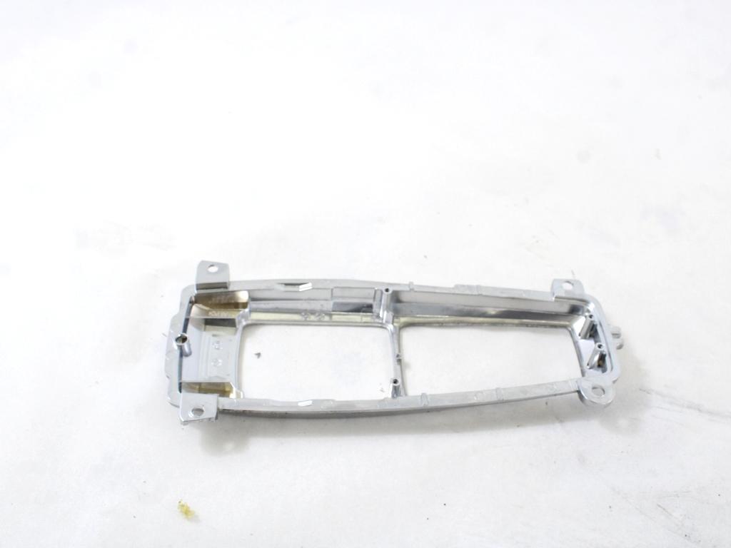 SREDINSKA KONZOLA  OEM N. 61316975467 ORIGINAL REZERVNI DEL BMW X5 E70 (2006 - 2010) DIESEL LETNIK 2009