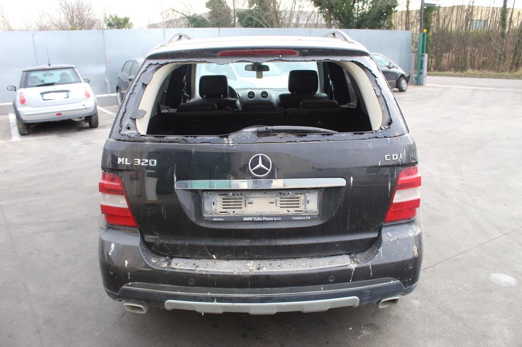 MERCEDES ML 3.0 D 4X4 165KW AUT 5P (2006) RICAMBI IN MAGAZZINO