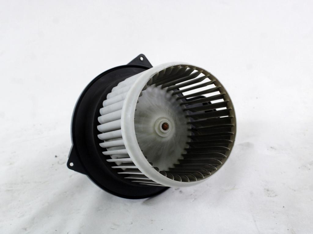 VENTILATOR  KABINE  OEM N. 77368116 ORIGINAL REZERVNI DEL LANCIA Y YPSILON 312 (dal 2011)BENZINA LETNIK 2012