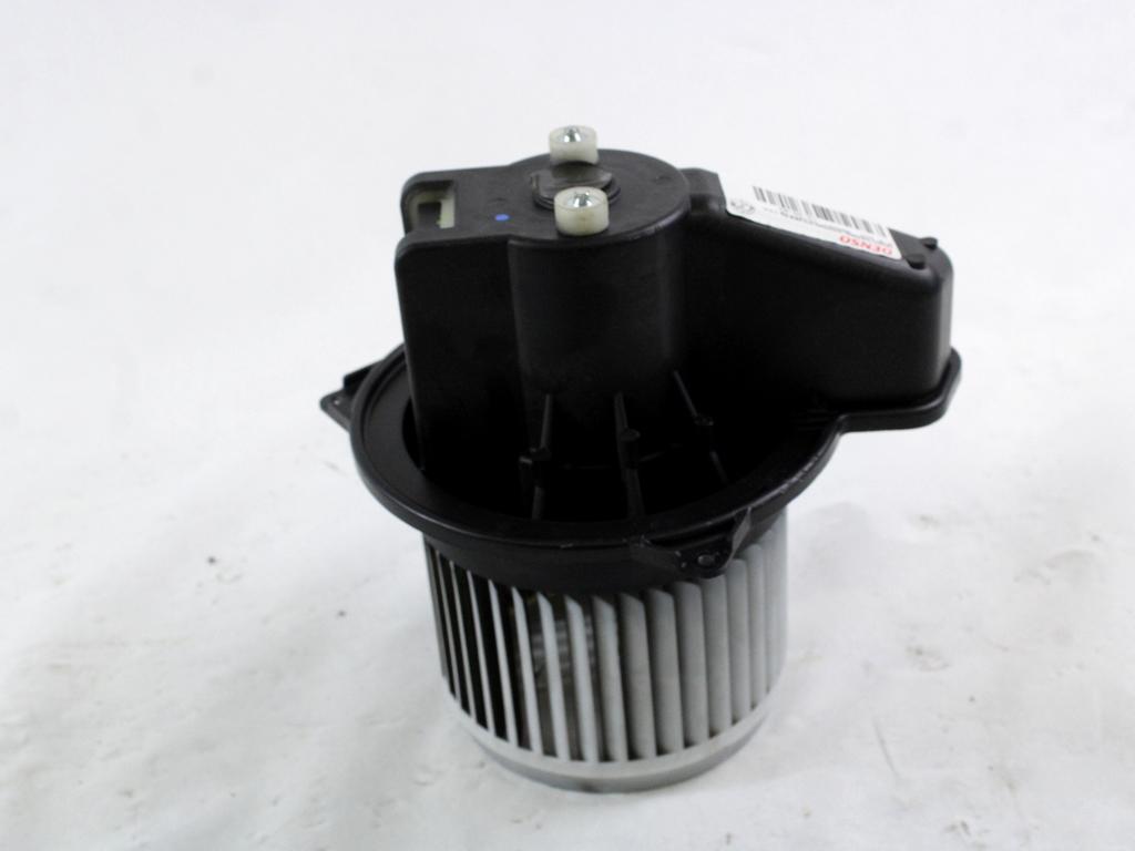 VENTILATOR  KABINE  OEM N. 77368116 ORIGINAL REZERVNI DEL LANCIA Y YPSILON 312 (dal 2011)BENZINA LETNIK 2012