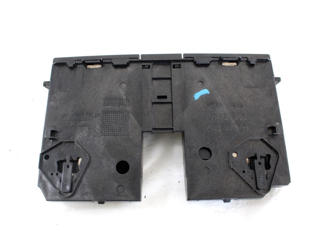 PREDAL ZA DOKUMENTE OEM N. 3C0858407 ORIGINAL REZERVNI DEL VOLKSWAGEN PASSAT B6 3C2 3C5 BER/SW (2005 - 09/2010)  DIESEL LETNIK 2009