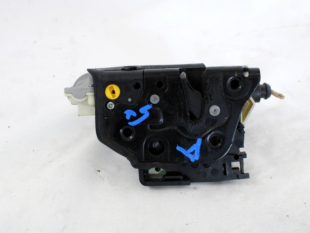 CENTRALNO ZAKLEPANJE PREDNIH LEVIH VRAT OEM N. 3C4839015A ORIGINAL REZERVNI DEL VOLKSWAGEN PASSAT B6 3C2 3C5 BER/SW (2005 - 09/2010)  DIESEL LETNIK 2009