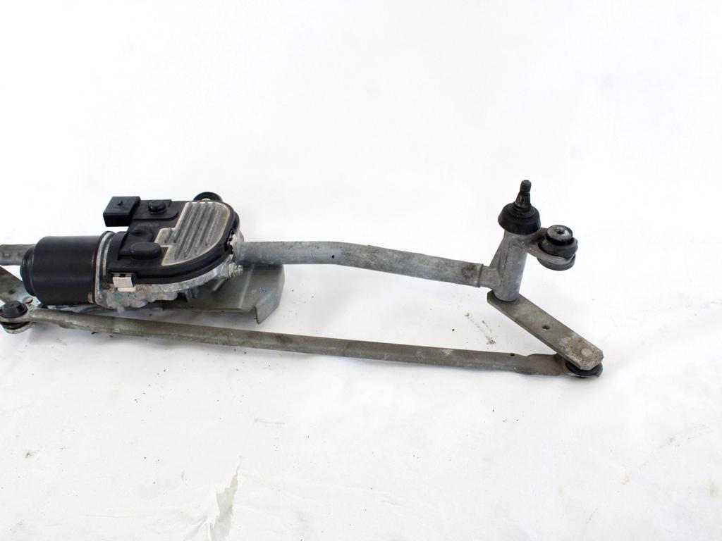 MOTORCEK PREDNJIH BRISALCEV OEM N. 3C1955023E ORIGINAL REZERVNI DEL VOLKSWAGEN PASSAT B6 3C2 3C5 BER/SW (2005 - 09/2010)  DIESEL LETNIK 2009