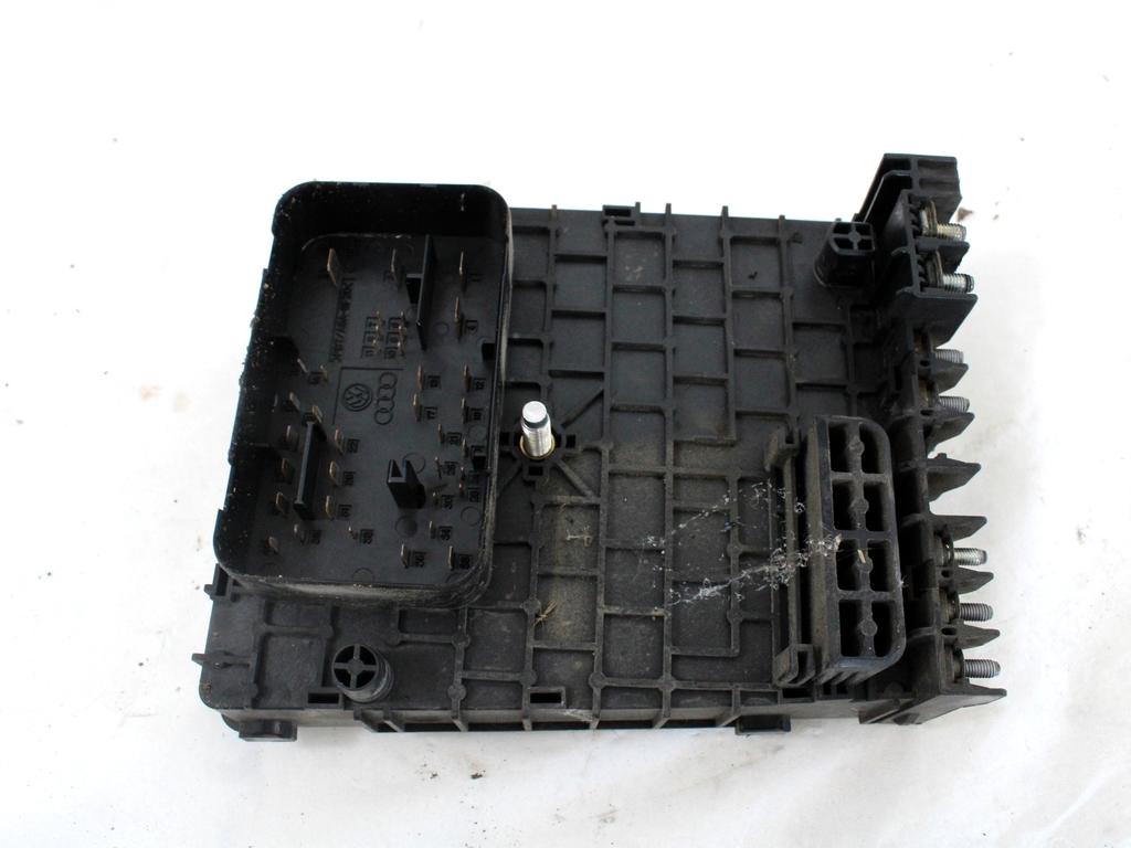 VAROVALKE/RELE' OEM N. 3C0937125 ORIGINAL REZERVNI DEL VOLKSWAGEN PASSAT B6 3C2 3C5 BER/SW (2005 - 09/2010)  DIESEL LETNIK 2009