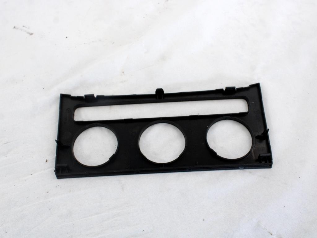 ARMATURNA PLO?CA OEM N. 3C0863100E ORIGINAL REZERVNI DEL VOLKSWAGEN PASSAT B6 3C2 3C5 BER/SW (2005 - 09/2010)  DIESEL LETNIK 2009