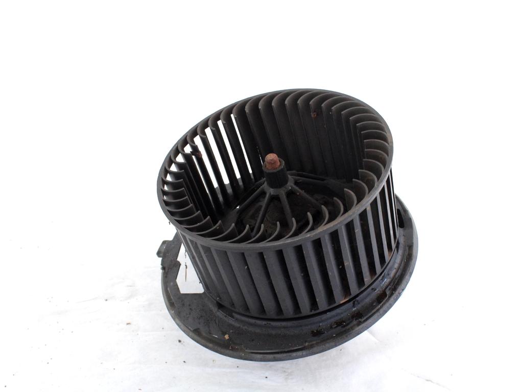 VENTILATOR  KABINE  OEM N. 3C1820015N ORIGINAL REZERVNI DEL VOLKSWAGEN PASSAT B6 3C2 3C5 BER/SW (2005 - 09/2010)  DIESEL LETNIK 2009