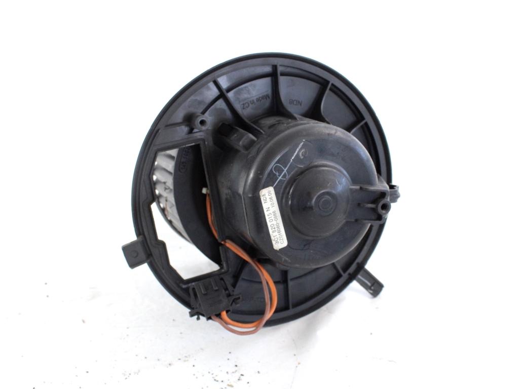 VENTILATOR  KABINE  OEM N. 3C1820015N ORIGINAL REZERVNI DEL VOLKSWAGEN PASSAT B6 3C2 3C5 BER/SW (2005 - 09/2010)  DIESEL LETNIK 2009