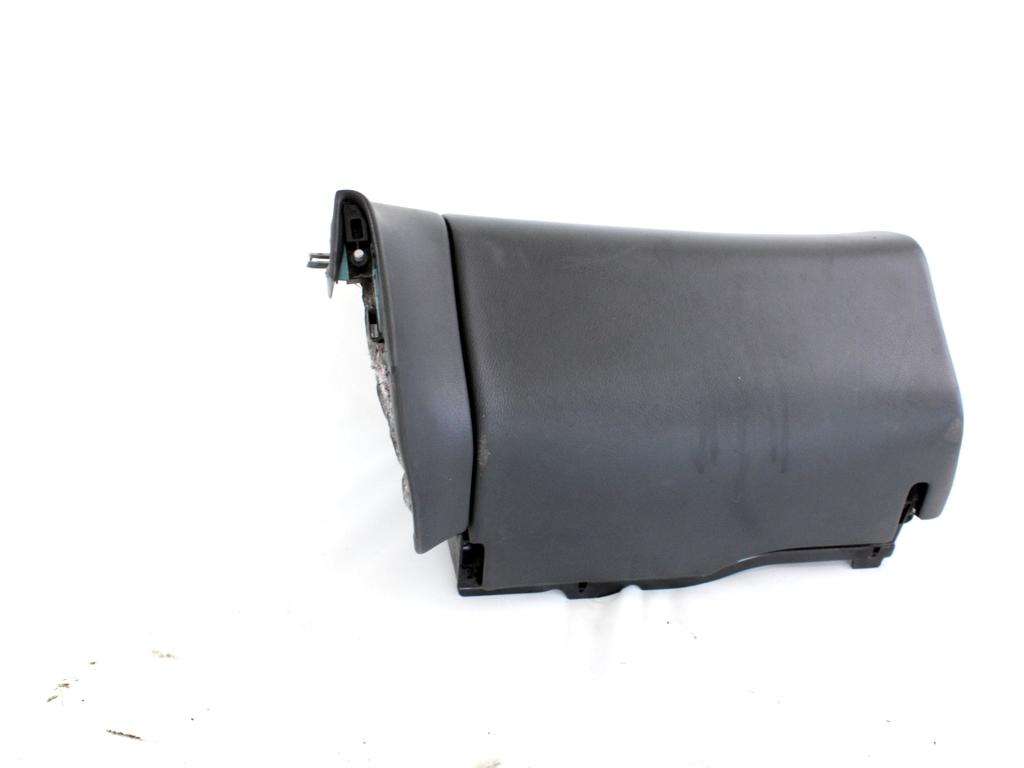 PREDAL ZA DOKUMENTE OEM N. A2036800991 ORIGINAL REZERVNI DEL MERCEDES CLASSE C W203 BER/SW (2000 - 2007) BENZINA LETNIK 2000