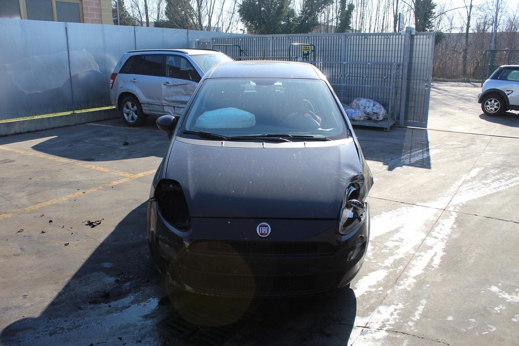 FIAT PUNTO 1.2 B 51KW 5M 5P (2016) RICAMBI IN MAGAZZINO