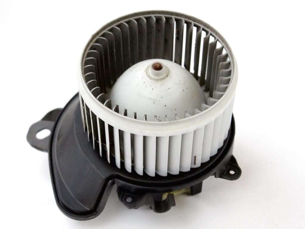 VENTILATOR  KABINE  OEM N. 77364956 ORIGINAL REZERVNI DEL FIAT PUNTO 199 MK3 (2011 - 2017)BENZINA LETNIK 2016