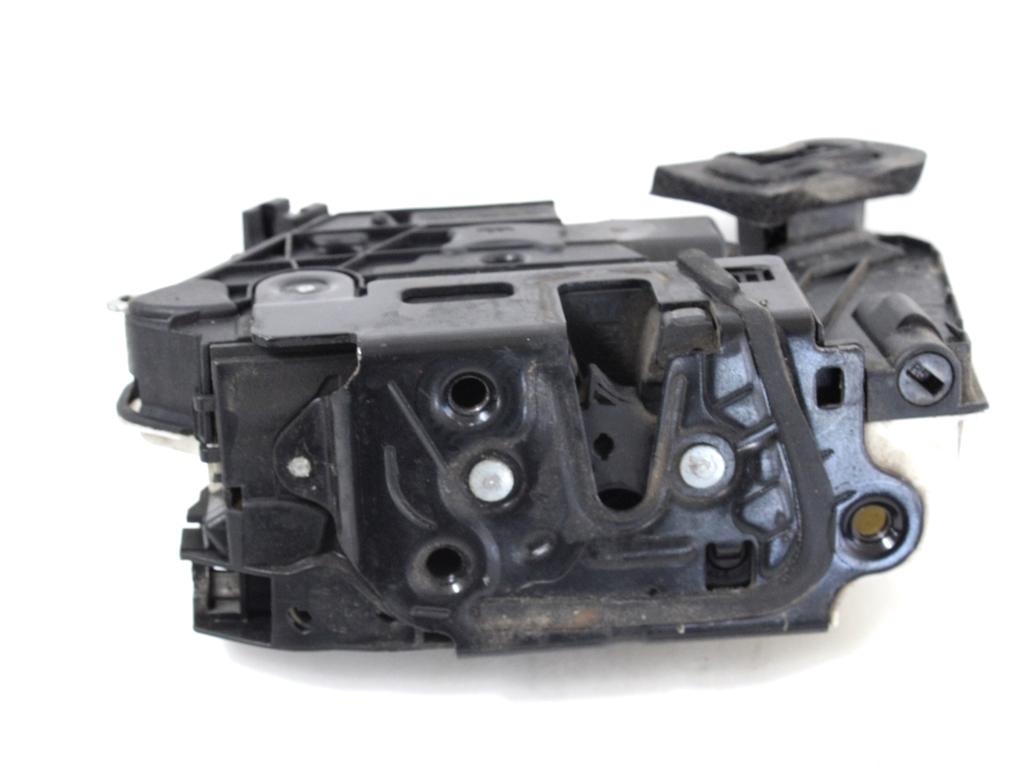 CENTRALNI ZAKLEP SPREDNJIH VRAT  OEM N. 5K1837016 ORIGINAL REZERVNI DEL VOLKSWAGEN GOLF VI 5K1 517 AJ5 MK6 (2008-2012) BENZINA LETNIK 2009