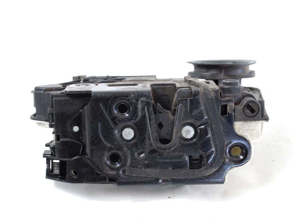 CENTRALNO ZAKLEPANJE ZADNJIH DESNIH VRAT OEM N. 5K4839016B ORIGINAL REZERVNI DEL VOLKSWAGEN GOLF VI 5K1 517 AJ5 MK6 (2008-2012) BENZINA LETNIK 2009