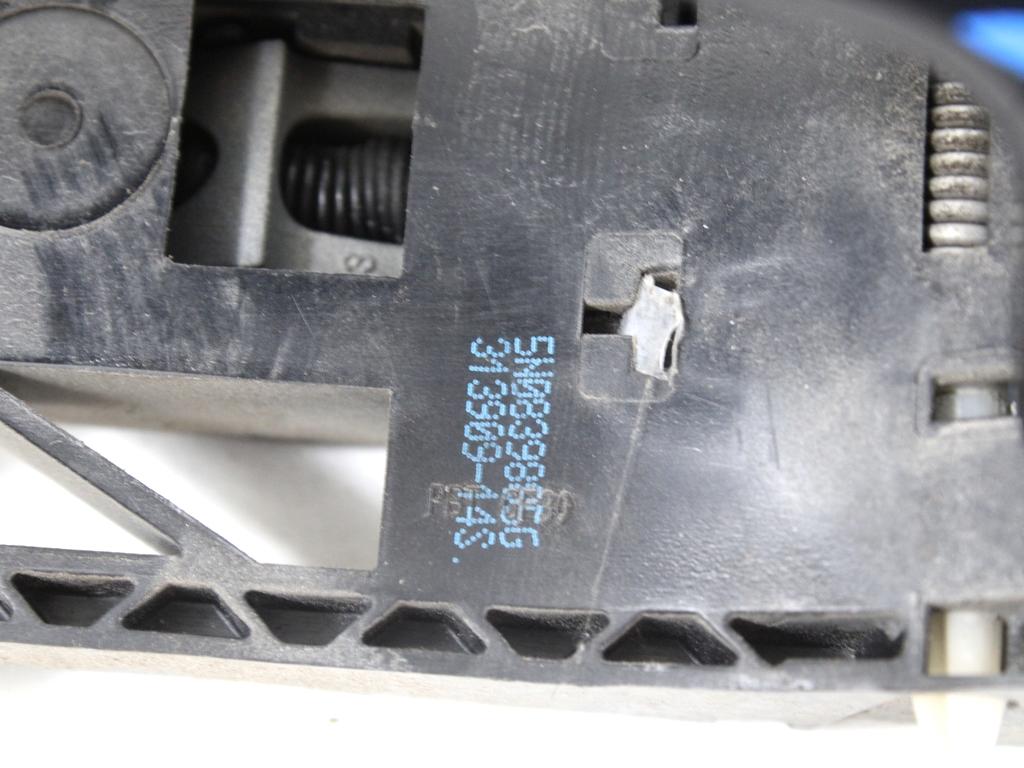 ZUNANJA KLJUKA SPREDNJA DESNA VRATA OEM N. 1K8837206FGRU ORIGINAL REZERVNI DEL VOLKSWAGEN GOLF VI 5K1 517 AJ5 MK6 (2008-2012) BENZINA LETNIK 2009