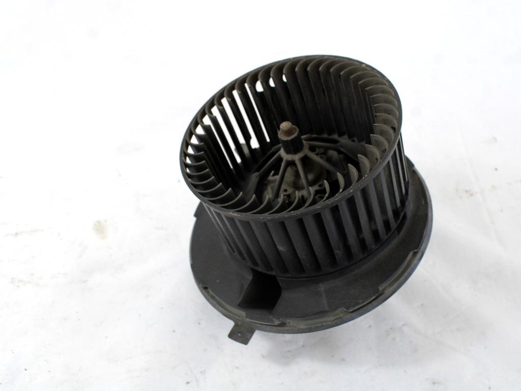 VENTILATOR  KABINE  OEM N. 1K1819015A ORIGINAL REZERVNI DEL VOLKSWAGEN GOLF VI 5K1 517 AJ5 MK6 (2008-2012) BENZINA LETNIK 2009