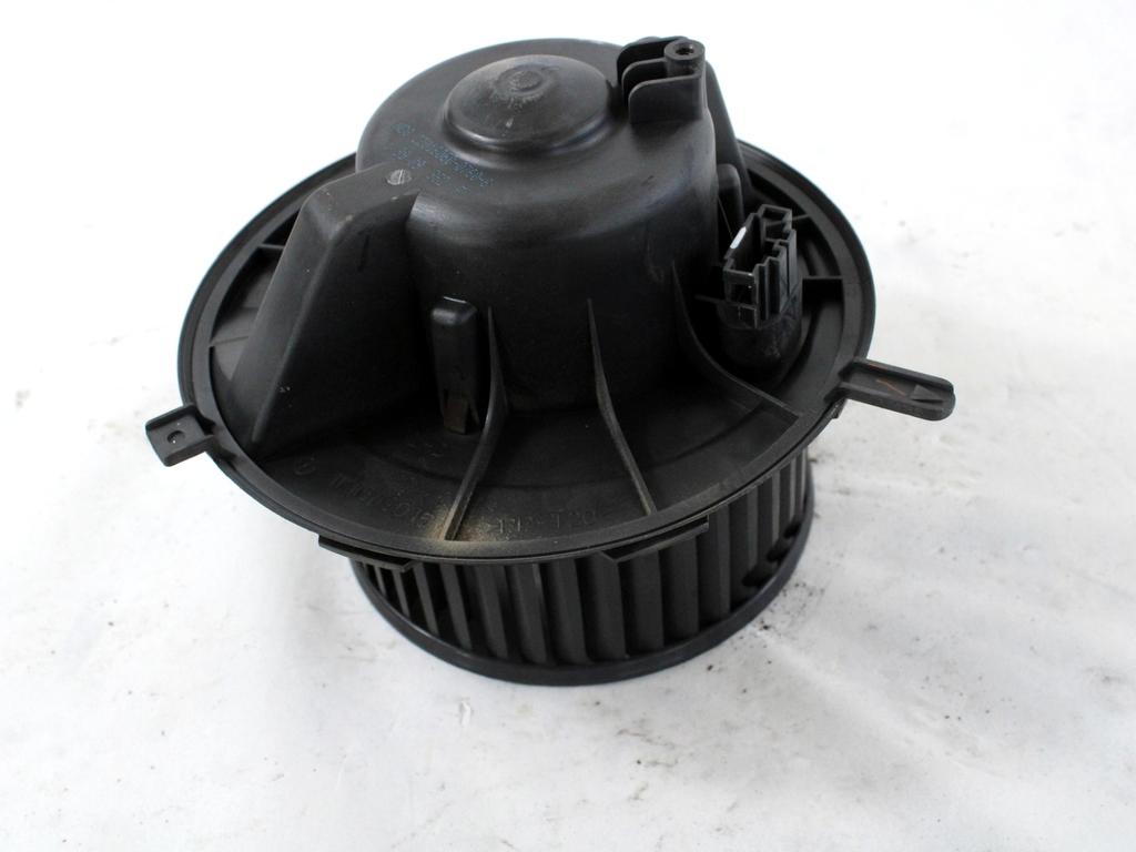 VENTILATOR  KABINE  OEM N. 1K1819015A ORIGINAL REZERVNI DEL VOLKSWAGEN GOLF VI 5K1 517 AJ5 MK6 (2008-2012) BENZINA LETNIK 2009