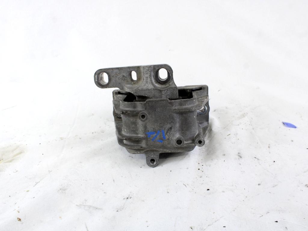 NOSILCI MOTORJA/DRUGO OEM N. 1K0199262L ORIGINAL REZERVNI DEL VOLKSWAGEN GOLF VI 5K1 517 AJ5 MK6 (2008-2012) BENZINA LETNIK 2009