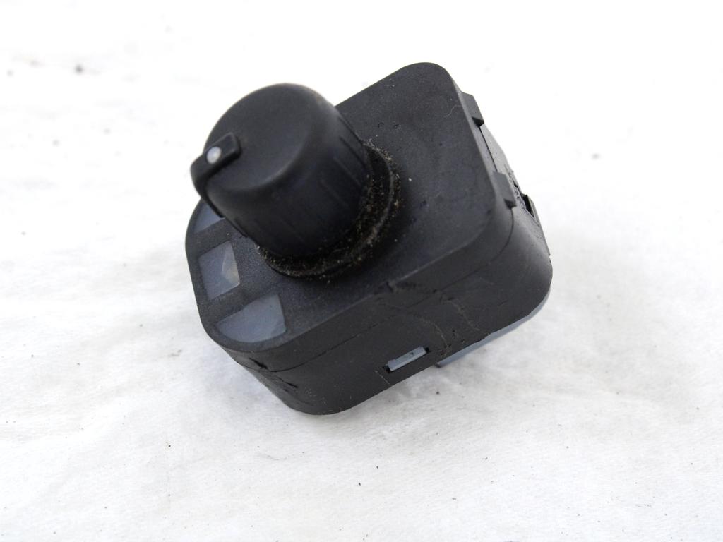 STIKALA ELEKTRICNIH OGLEDAL  OEM N. 8E0959565 ORIGINAL REZERVNI DEL AUDI A4 B7 8EC 8ED 8HE BER/SW/CABRIO (2004 - 2007) DIESEL LETNIK 2005