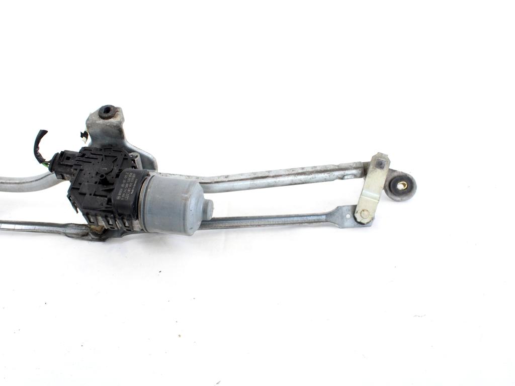 MOTORCEK PREDNJIH BRISALCEV OEM N. 8E1955119 ORIGINAL REZERVNI DEL AUDI A4 B7 8EC 8ED 8HE BER/SW/CABRIO (2004 - 2007) DIESEL LETNIK 2005