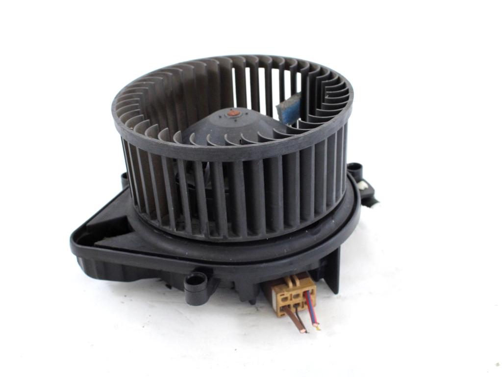 VENTILATOR  KABINE  OEM N. 8E1820021E ORIGINAL REZERVNI DEL AUDI A4 B7 8EC 8ED 8HE BER/SW/CABRIO (2004 - 2007) DIESEL LETNIK 2005