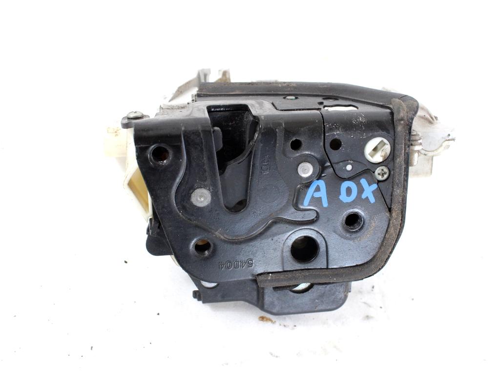 CENTRALNI ZAKLEP SPREDNJIH VRAT  OEM N. 8E1837016AA ORIGINAL REZERVNI DEL AUDI A4 B7 8EC 8ED 8HE BER/SW/CABRIO (2004 - 2007) DIESEL LETNIK 2005