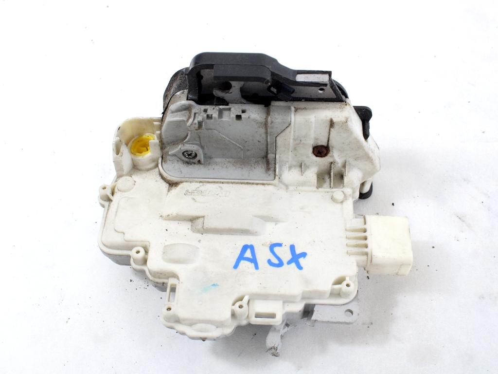 CENTRALNO ZAKLEPANJE PREDNIH LEVIH VRAT OEM N. 8E1837015AA ORIGINAL REZERVNI DEL AUDI A4 B7 8EC 8ED 8HE BER/SW/CABRIO (2004 - 2007) DIESEL LETNIK 2005