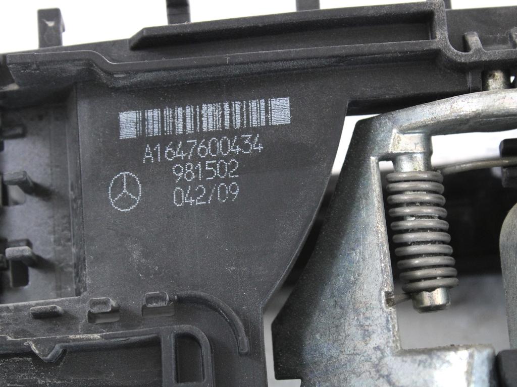 ZUNANJA KLJUKA ZADNJA DESNA VRATA OEM N. A16476006709040 ORIGINAL REZERVNI DEL MERCEDES CLASSE ML W164 (2005-2008)DIESEL LETNIK 2006