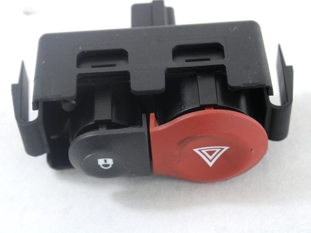 STIKALO VARNOSTNIH ZMIGAVCEV  OEM N. 8200214896 ORIGINAL REZERVNI DEL RENAULT CLIO BR0//1 CR0/1 KR0/1 MK3 R (05/2009 - 2013) BENZINA LETNIK 2010