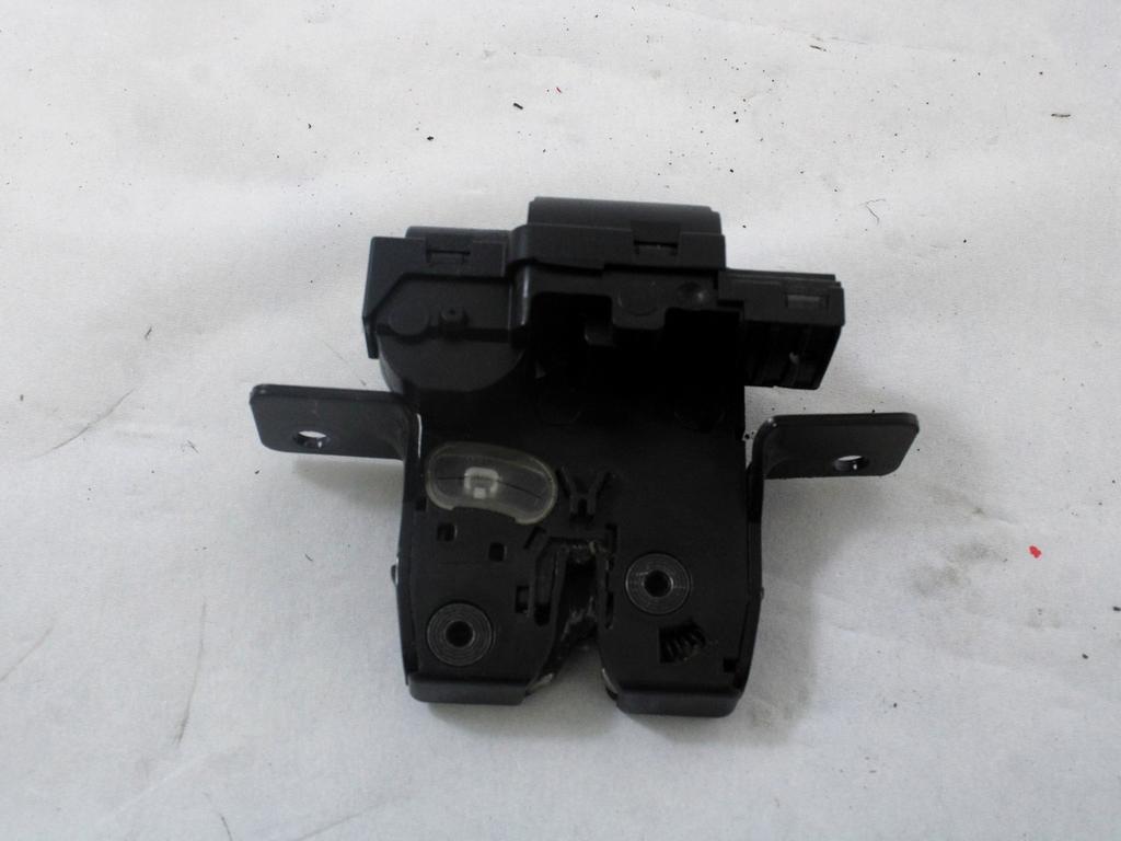 ZAKLEPANJE PRTLJA?NIH VRAT  OEM N. 8200947699 ORIGINAL REZERVNI DEL RENAULT CLIO BR0//1 CR0/1 KR0/1 MK3 R (05/2009 - 2013) BENZINA LETNIK 2010