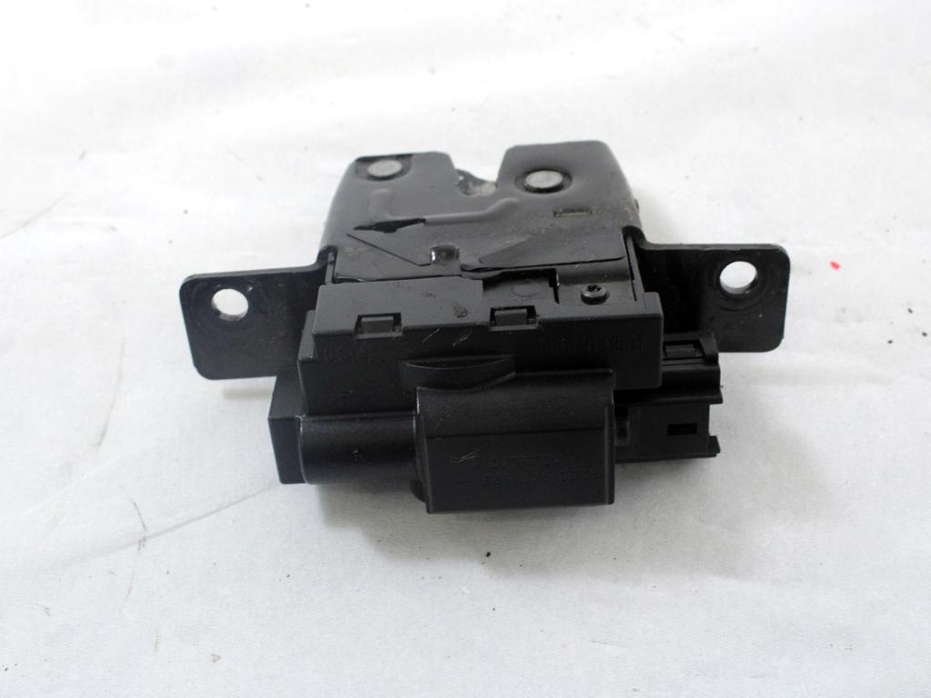 ZAKLEPANJE PRTLJA?NIH VRAT  OEM N. 8200947699 ORIGINAL REZERVNI DEL RENAULT CLIO BR0//1 CR0/1 KR0/1 MK3 R (05/2009 - 2013) BENZINA LETNIK 2010