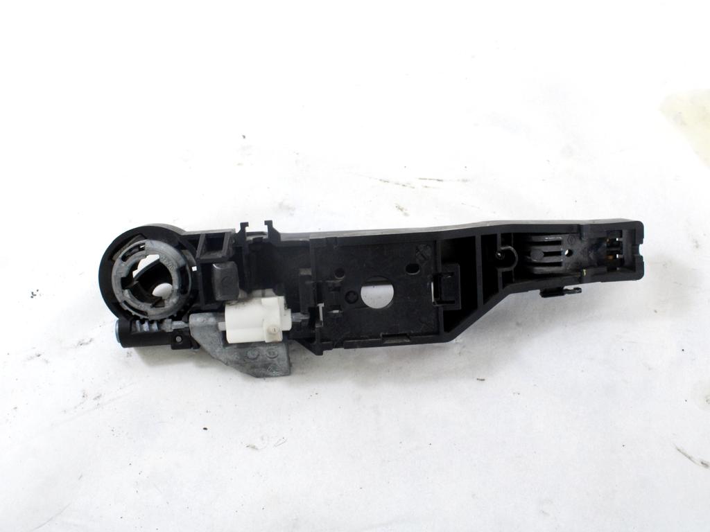 ZUNANJA KLJUKA SPREDNJA LEVA VRATA OEM N. 806070046R ORIGINAL REZERVNI DEL RENAULT CLIO BR0//1 CR0/1 KR0/1 MK3 R (05/2009 - 2013) BENZINA LETNIK 2010