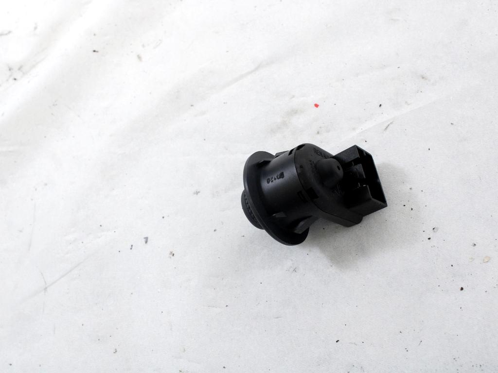 STIKALA ELEKTRICNIH OGLEDAL  OEM N. 8200002442 ORIGINAL REZERVNI DEL RENAULT CLIO BR0//1 CR0/1 KR0/1 MK3 R (05/2009 - 2013) BENZINA LETNIK 2010