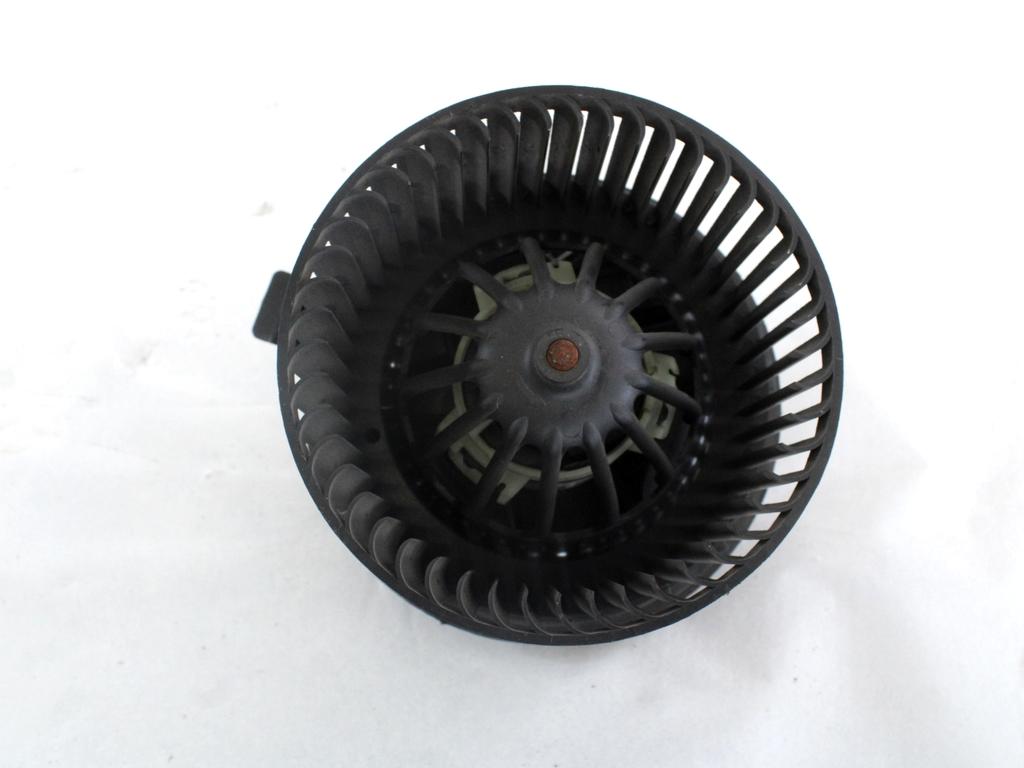 VENTILATOR  KABINE  OEM N. 7701062226 ORIGINAL REZERVNI DEL RENAULT CLIO BR0//1 CR0/1 KR0/1 MK3 R (05/2009 - 2013) BENZINA LETNIK 2010