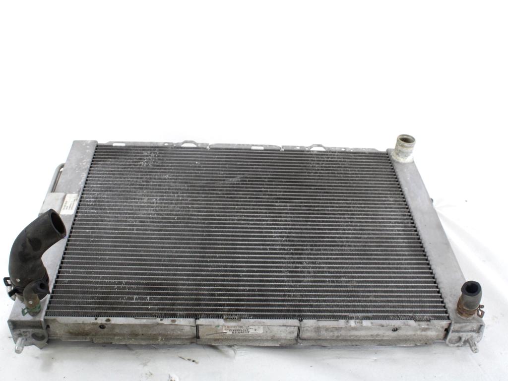 RADIATOR VODE OEM N. 8200688390 ORIGINAL REZERVNI DEL RENAULT CLIO BR0//1 CR0/1 KR0/1 MK3 R (05/2009 - 2013) BENZINA LETNIK 2010