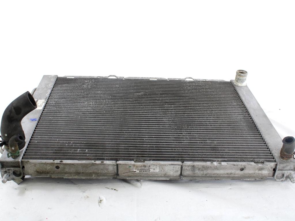 RADIATOR VODE OEM N. 8200688390 ORIGINAL REZERVNI DEL RENAULT CLIO BR0//1 CR0/1 KR0/1 MK3 R (05/2009 - 2013) BENZINA LETNIK 2010