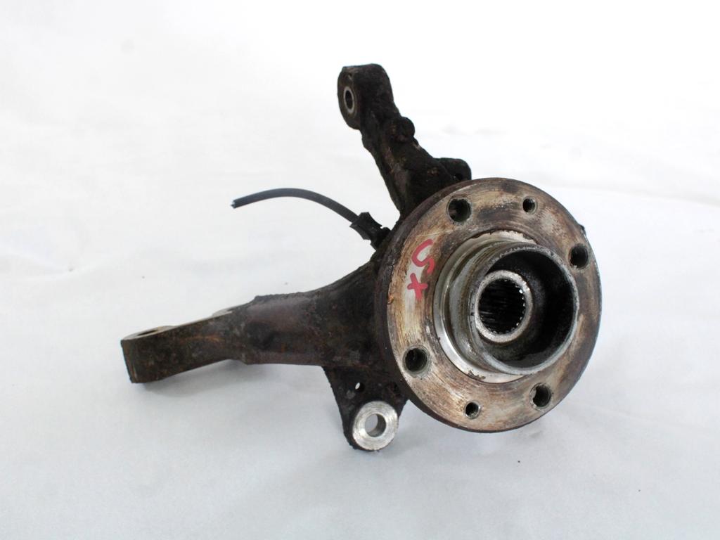 LEVI VRTLJIVI LEZAJ / PESTO KOLESA Z LEZAJEM SPREDAJ OEM N. 8200345944 ORIGINAL REZERVNI DEL RENAULT CLIO BR0//1 CR0/1 KR0/1 MK3 R (05/2009 - 2013) BENZINA LETNIK 2010