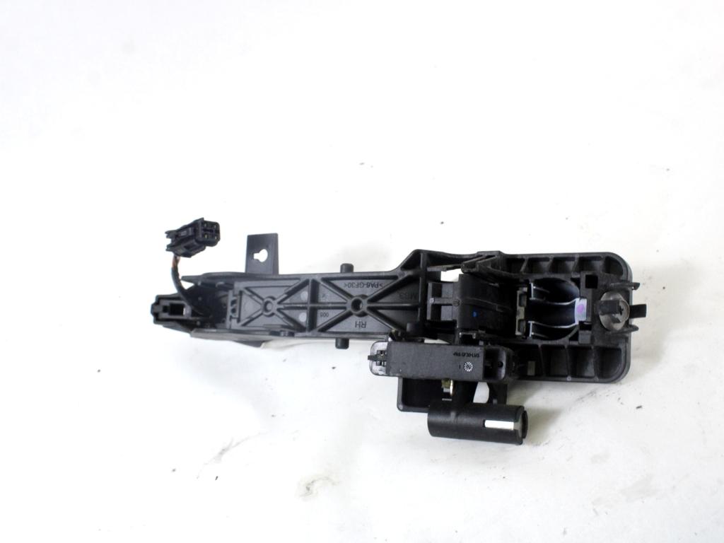 ZUNANJA KLJUKA SPREDNJA DESNA VRATA OEM N. 826512Y710 ORIGINAL REZERVNI DEL HYUNDAI IX35 LM EL ELH (2009 - 2015)DIESEL LETNIK 2013