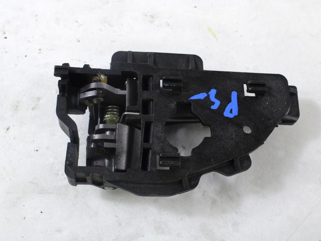 NOTRANJA KLJUKA  OEM N. 82613-2S000 ORIGINAL REZERVNI DEL HYUNDAI IX35 LM EL ELH (2009 - 2015)DIESEL LETNIK 2013