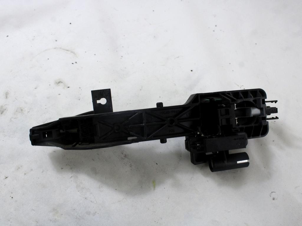 ZUNANJA KLJUKA ZADNJA DESNA VRATA OEM N. 826512Y010 ORIGINAL REZERVNI DEL HYUNDAI IX35 LM EL ELH (2009 - 2015)DIESEL LETNIK 2013