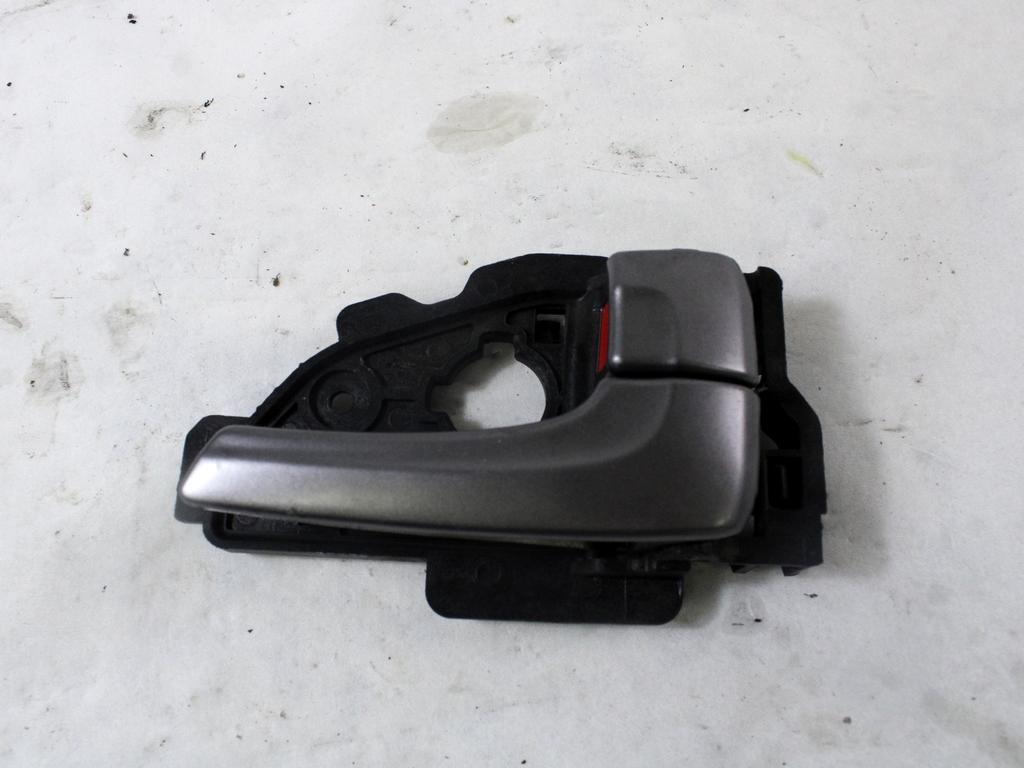 NOTRANJA KLJUKA  OEM N. 82623-2S000 ORIGINAL REZERVNI DEL HYUNDAI IX35 LM EL ELH (2009 - 2015)DIESEL LETNIK 2013