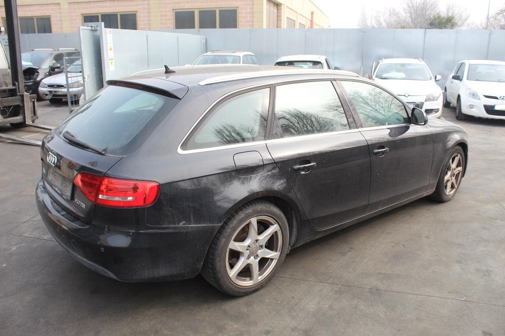 AUDI A4 B8 SW 2.0 D 105KW 6M 5P (2009) RICAMBI IN MAGAZZINO