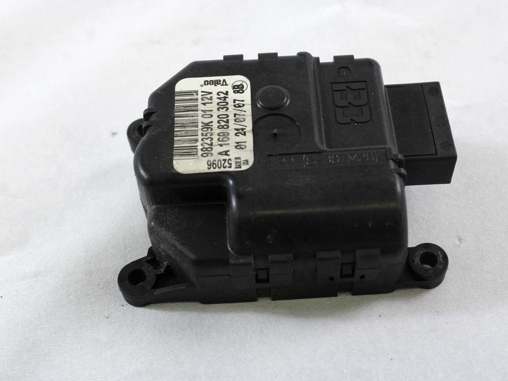 MOTORCEK OGREVANJA OEM N. A1698203042 ORIGINAL REZERVNI DEL MERCEDES CLASSE A W169 5P C169 3P R (05/2008 - 2012) DIESEL LETNIK 2008