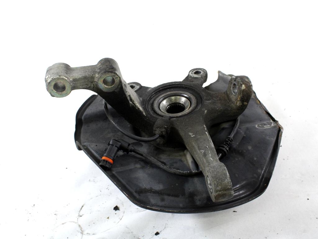 VRTLJIVI LEZAJ DESNO / PESTO KOLESA Z LEZAJEM SPREDAJ OEM N. A1693300820 ORIGINAL REZERVNI DEL MERCEDES CLASSE A W169 5P C169 3P R (05/2008 - 2012) DIESEL LETNIK 2008