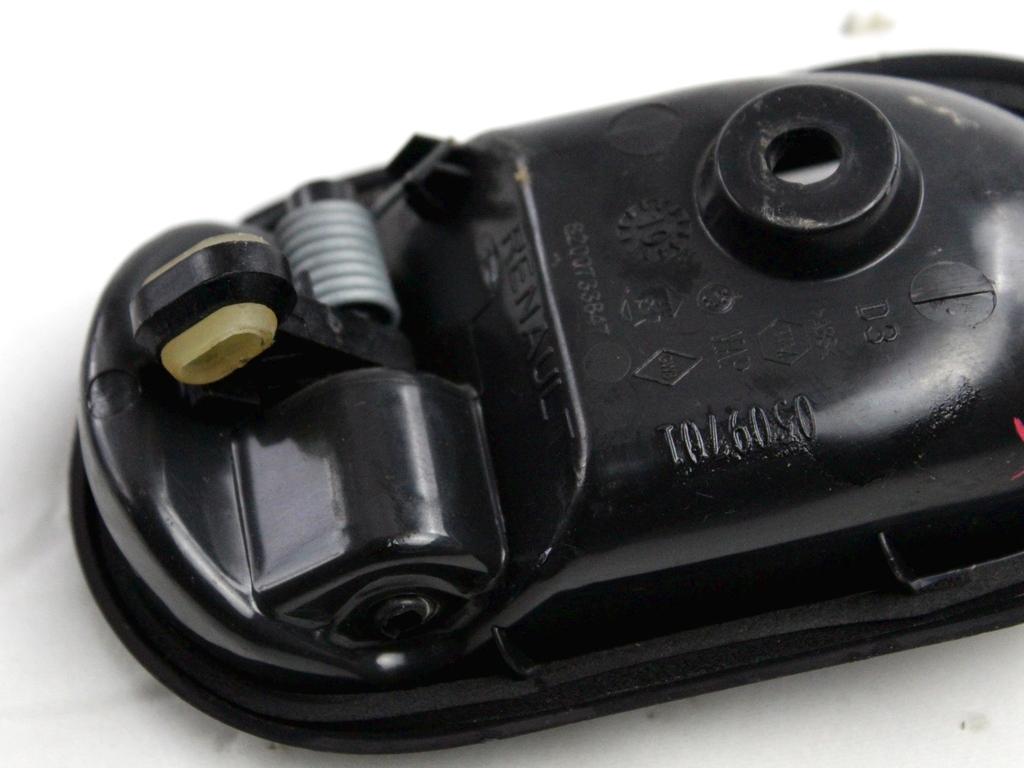 NOTRANJA KLJUKA  OEM N. 8200733847 ORIGINAL REZERVNI DEL DACIA DUSTER HS (2010 - 2017) DIESEL LETNIK 2010