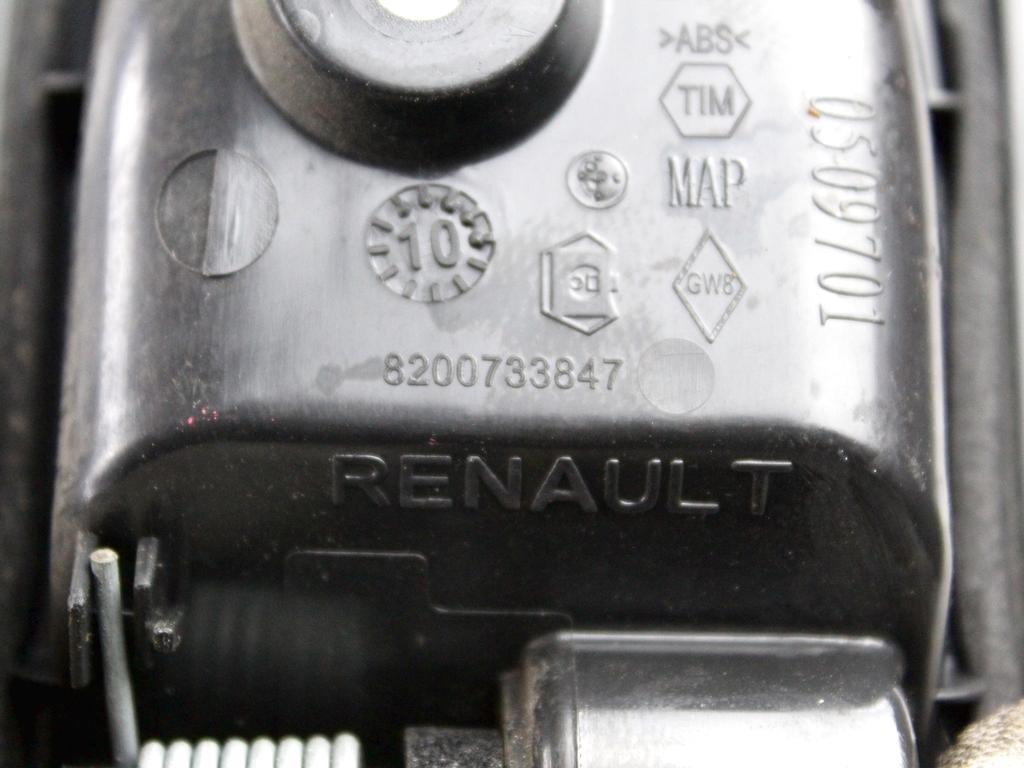 NOTRANJA KLJUKA  OEM N. 8200733847 ORIGINAL REZERVNI DEL DACIA DUSTER HS (2010 - 2017) DIESEL LETNIK 2010