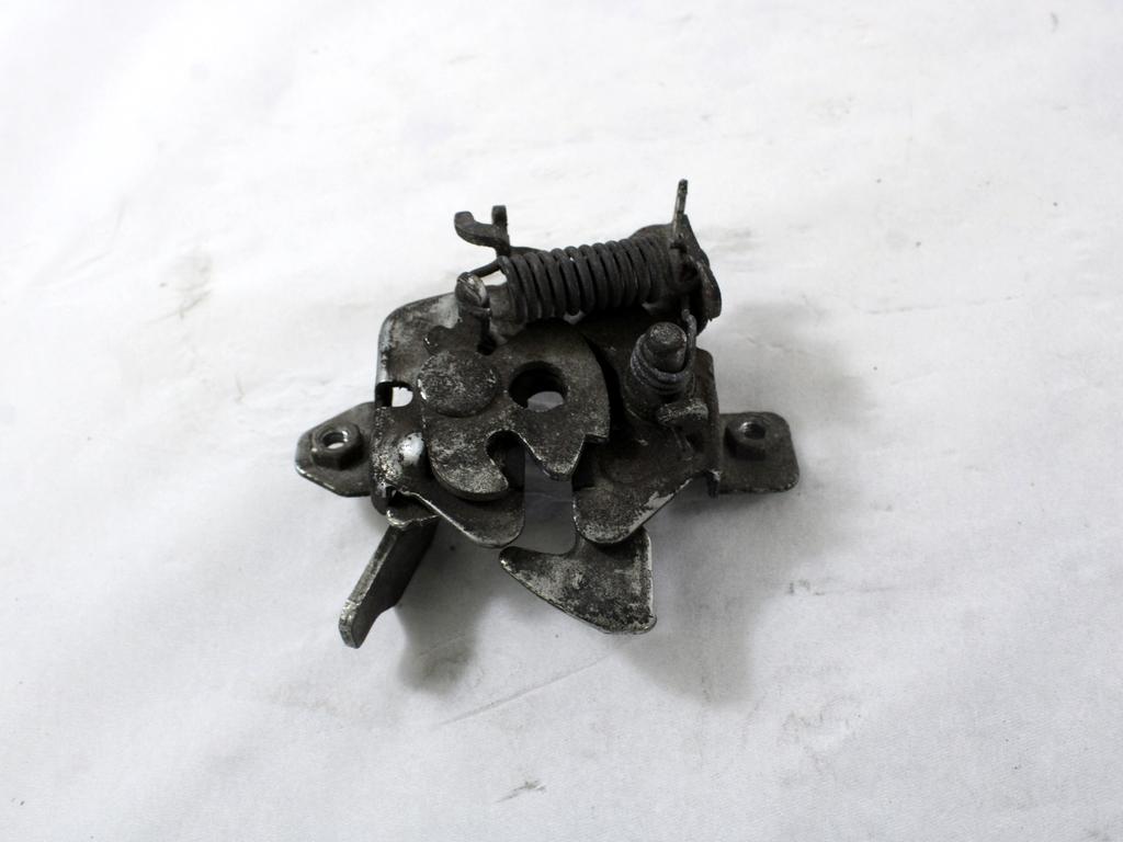 ZAKLEP POKROVA MOTORJA  OEM N. 51785174 ORIGINAL REZERVNI DEL FIAT 500 CINQUECENTO 312 MK3 (2007 - 2015) BENZINA LETNIK 2010