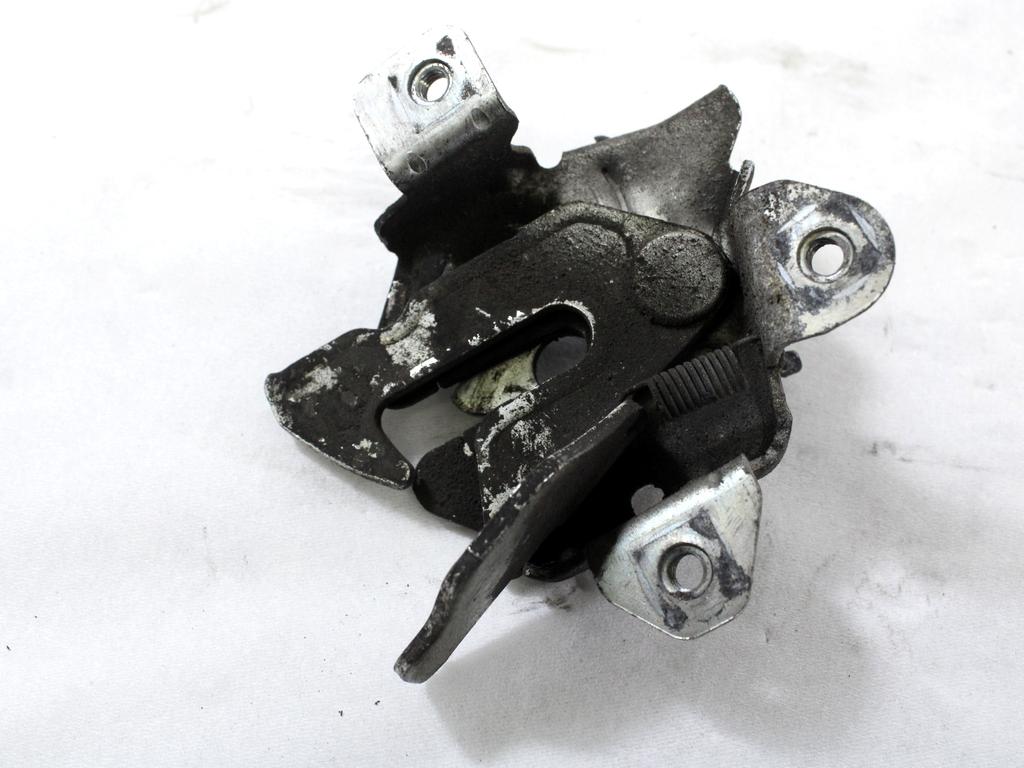 ZAKLEP POKROVA MOTORJA  OEM N. 51785174 ORIGINAL REZERVNI DEL FIAT 500 CINQUECENTO 312 MK3 (2007 - 2015) BENZINA LETNIK 2010