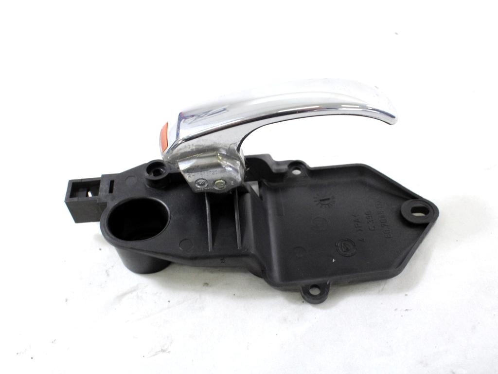 NOTRANJA KLJUKA  OEM N. 71749972 ORIGINAL REZERVNI DEL FIAT 500 CINQUECENTO 312 MK3 (2007 - 2015) BENZINA LETNIK 2010